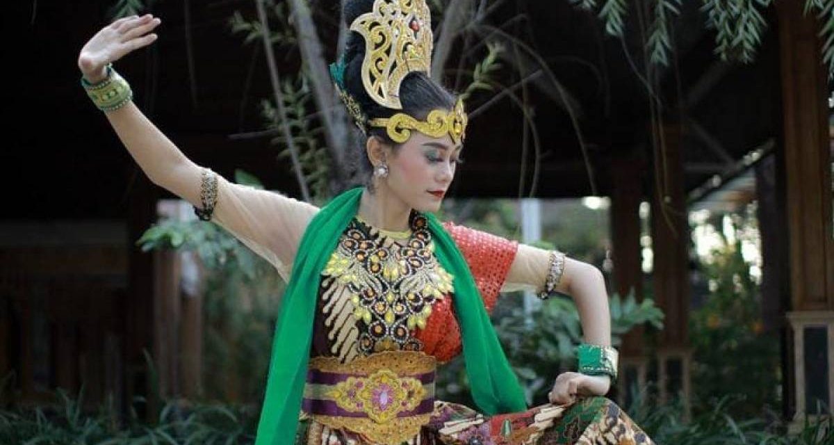 Ketika Perempuan Menguasai Panggung: Seni Sunda Menggema di Unpad