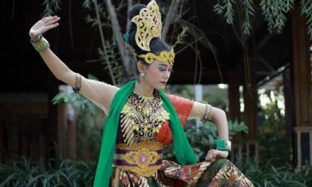 Ketika Perempuan Menguasai Panggung: Seni Sunda Menggema di Unpad