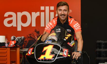 Pernyataan Panas Max Biaggi: Ducati Bukan Lagi Italia, Aprilia Berdiri Sendiri di MotoGP