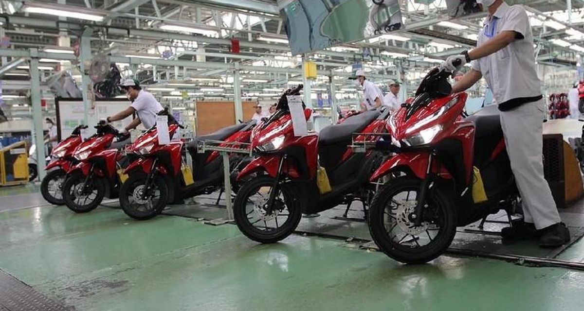 Motor Meroket, Mobil Tergelincir! Wajah Industri Otomotif Nasional Berubah