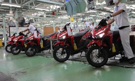 Motor Meroket, Mobil Tergelincir! Wajah Industri Otomotif Nasional Berubah