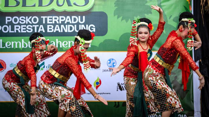 Viral di Jalur Mudik! Panggung Budaya Bedas Hiburan Unik bagi Pemudik