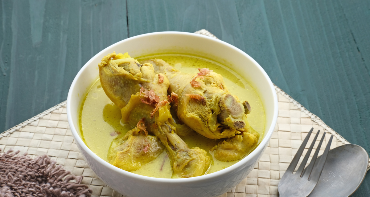 Viral! Menu Opor Ayam di Kereta Api Jadi Favorit Penumpang Lebaran