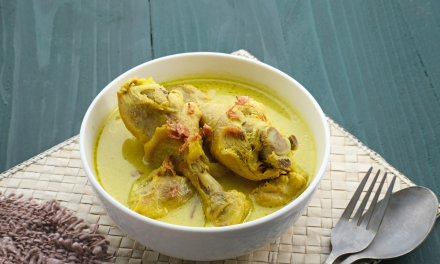 Viral! Menu Opor Ayam di Kereta Api Jadi Favorit Penumpang Lebaran