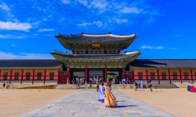 Heboh! Konser BTS di Gwanghwamun Bikin Istana Gyeongbokgung Ditutup
