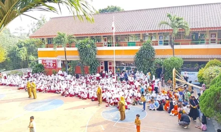 Ancaman Bom Ganggu Hari Pertama MPLS di SDN Srengseng Sawah 15