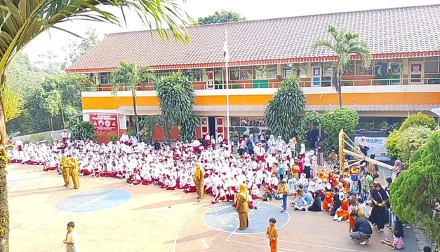 Ancaman Bom Ganggu Hari Pertama MPLS di SDN Srengseng Sawah 15
