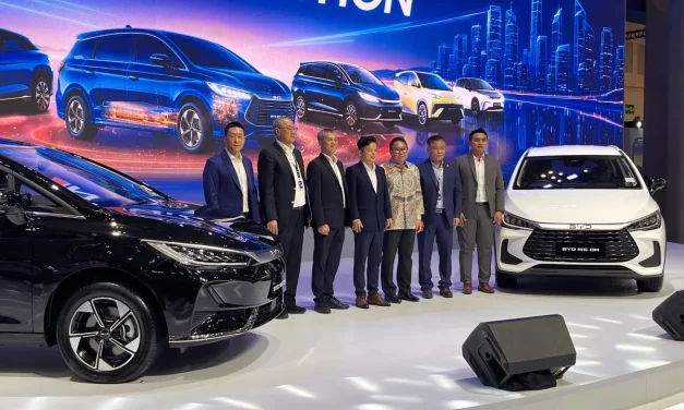 BYD M6 EV Produksi Lokal Meluncur, Harga Tetap Rp395 Juta