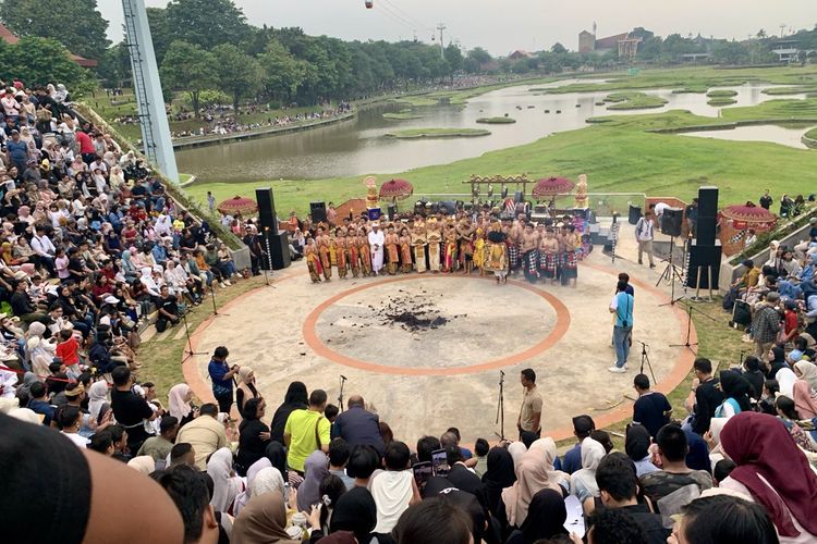 Tari Kecak TMII