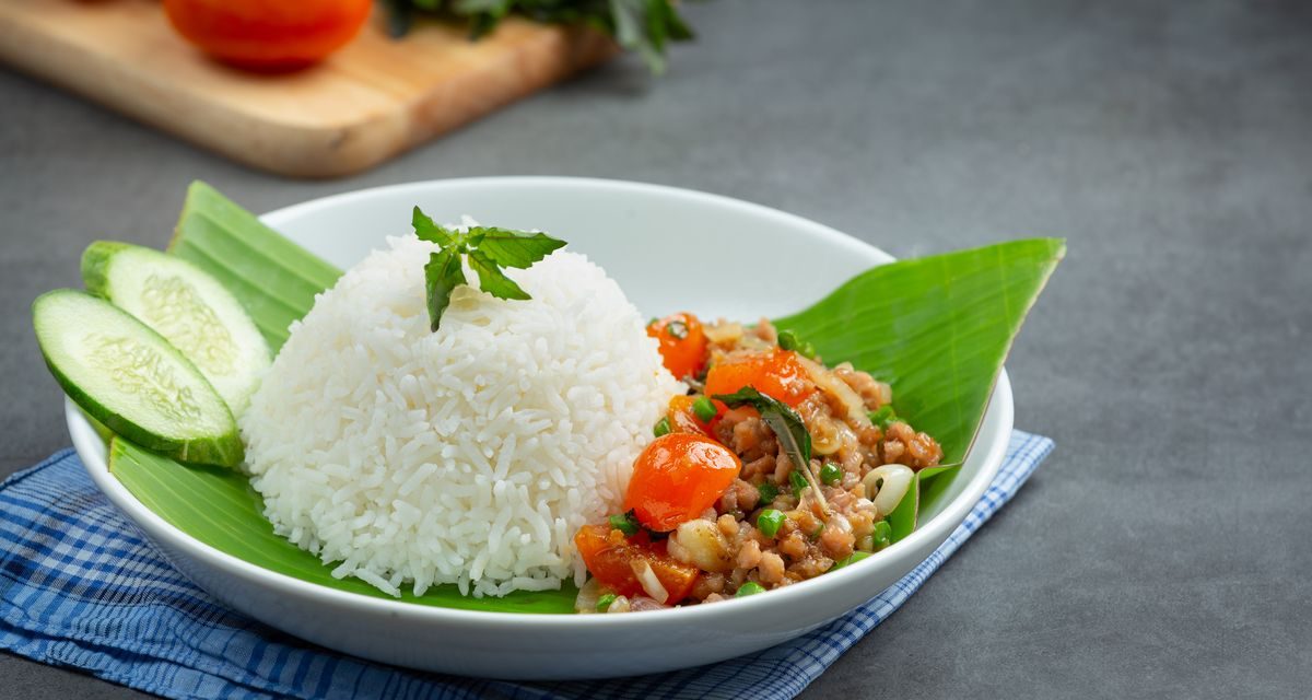Resep Nasi Daun Jeruk Rice Cooker, Gurih, Harum, dan Praktis Tanpa Santan