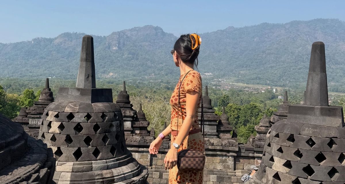 OOTD NIKI Zefanya Saat Liburan, Simpel, Chic, dan Mudah Ditiru