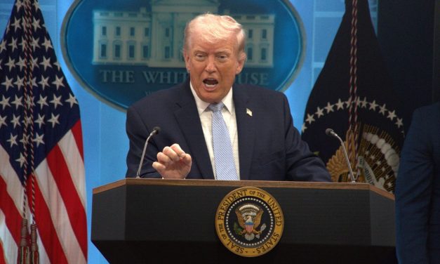 Trump Bidik Pulau Kharg, Jantung Ekspor Minyak Iran Terancam