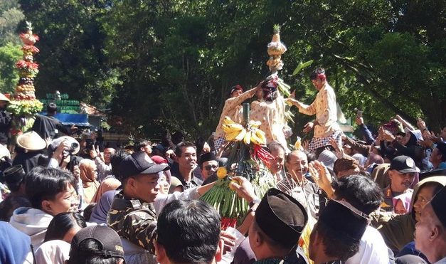 Ribuan Warga Padati Tradisi Buka Luwur Makam Pantaran Boyolali