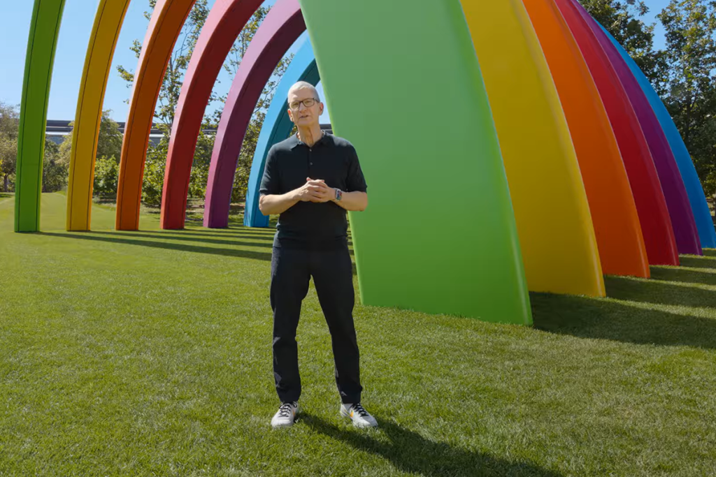 CEO Apple Tim Cook menyampaikan sambutan sekaligus pesan terakhir di WWDC 2026