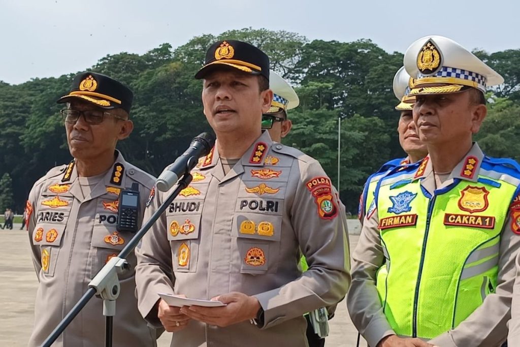 Anggota TNI sempat diamankan polisi saat pengamanan demonstrasi di depan Gedung DPR/MPR RI Jakarta.