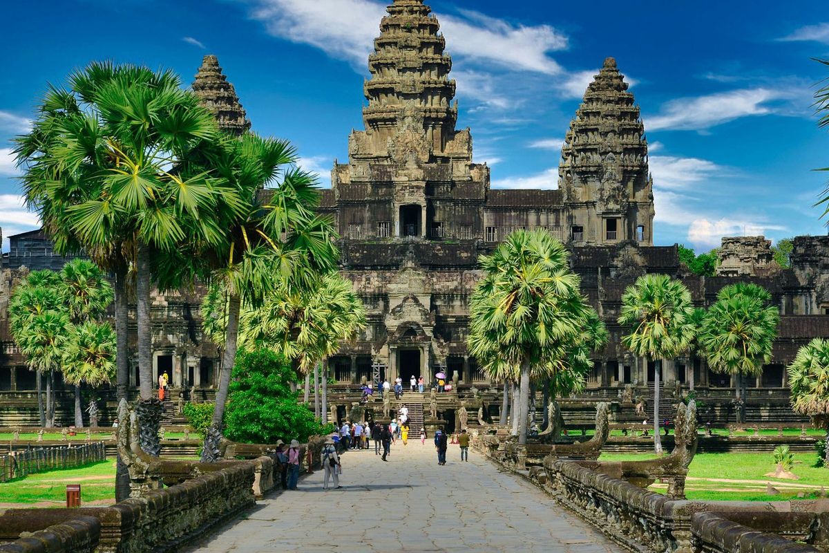 Kamboja Pertimbangkan Bebas Visa