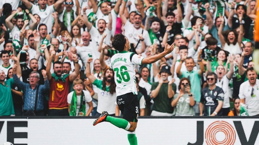 Sergio Martinez dikabarkan segera bergabung dengan Real Madrid dari Racing Santander.