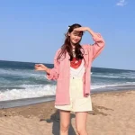 Mengenal Coastal Grandmother, Gaya Santai Elegan dengan Sentuhan Pesisir